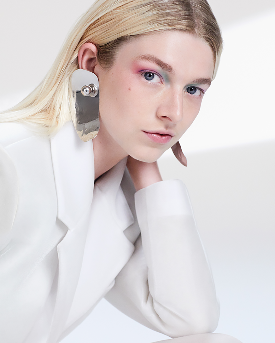 Hunter Schafer đã trở thành Đại sứ Thương hiệu Toàn cầu cho SHISEIDO Makeup