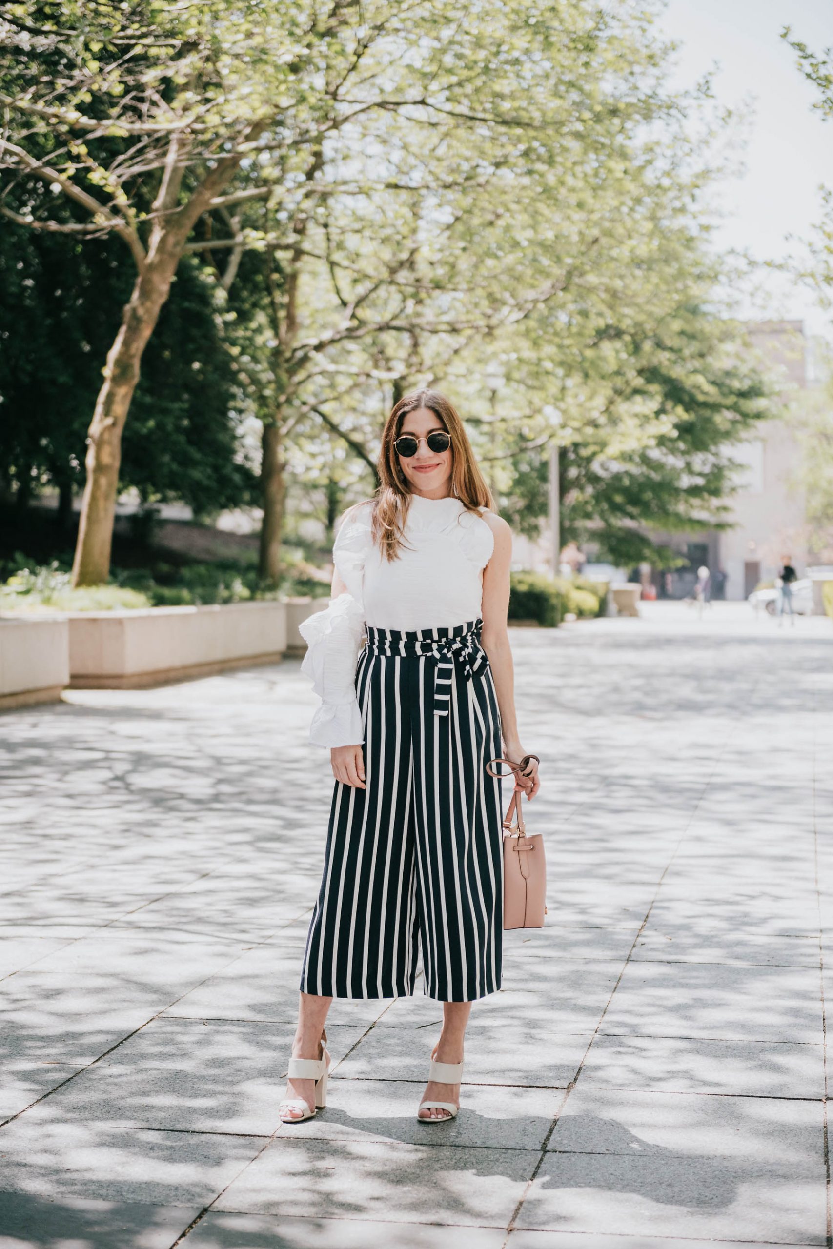 quần lửng culottes đen kẻ sọc trắng