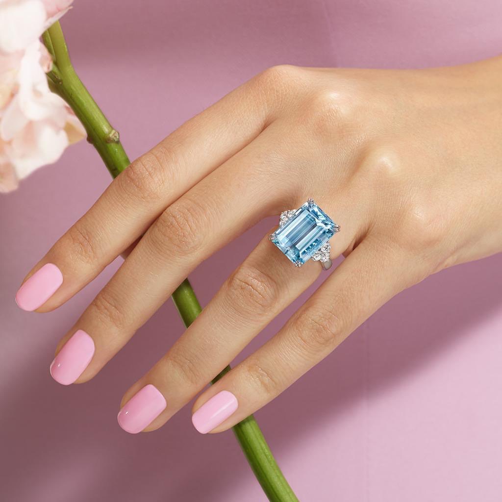 tặng quà mẹ nhẫn đá aquamarine