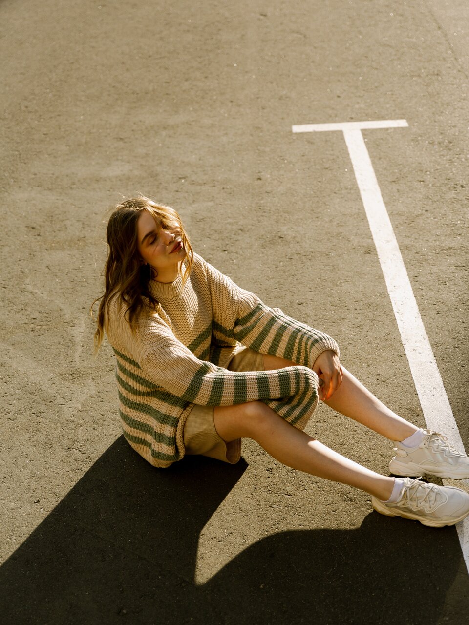 girl sitting in the sunshine love