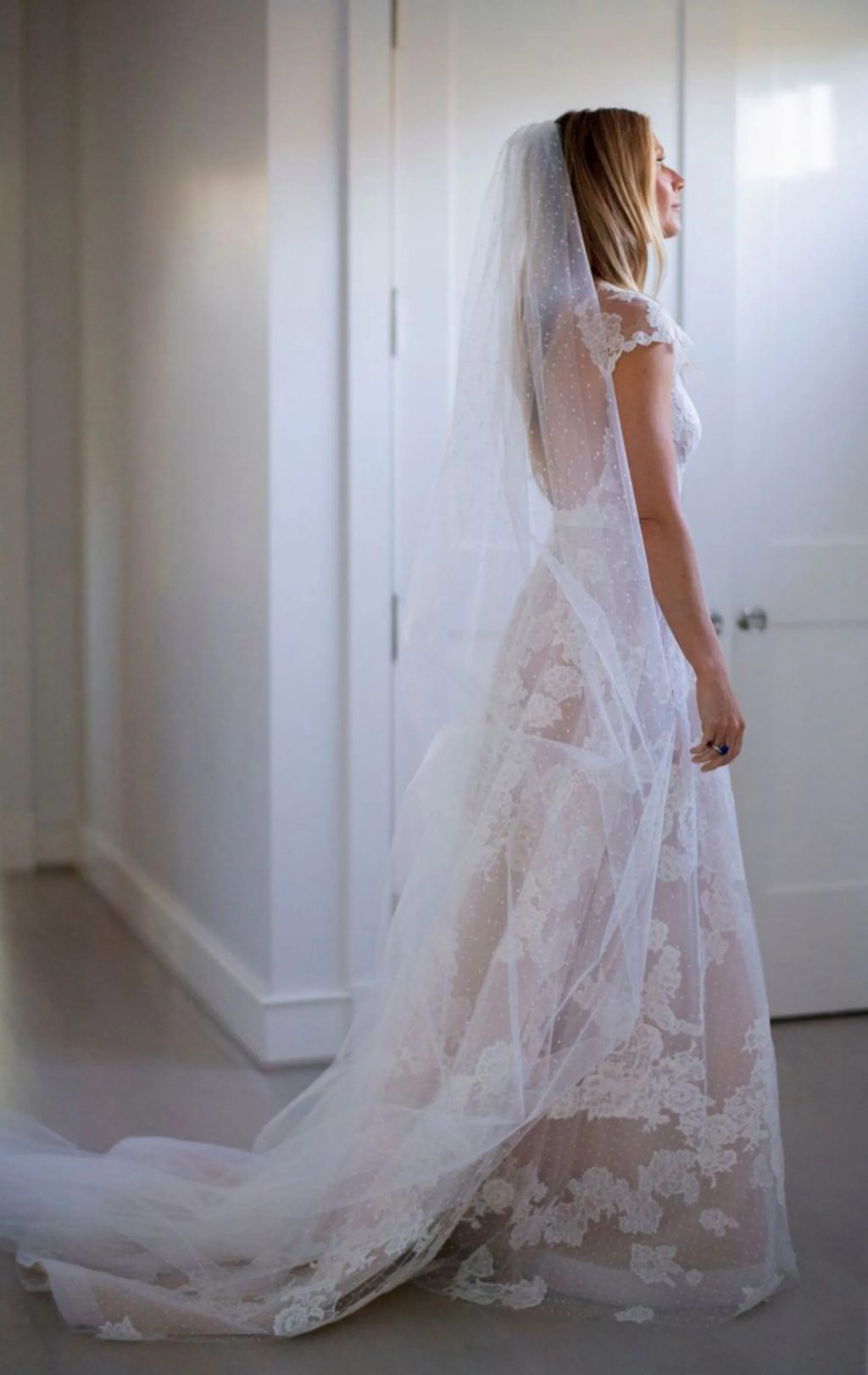 váy cưới Valentino của Gwyneth Paltrow
