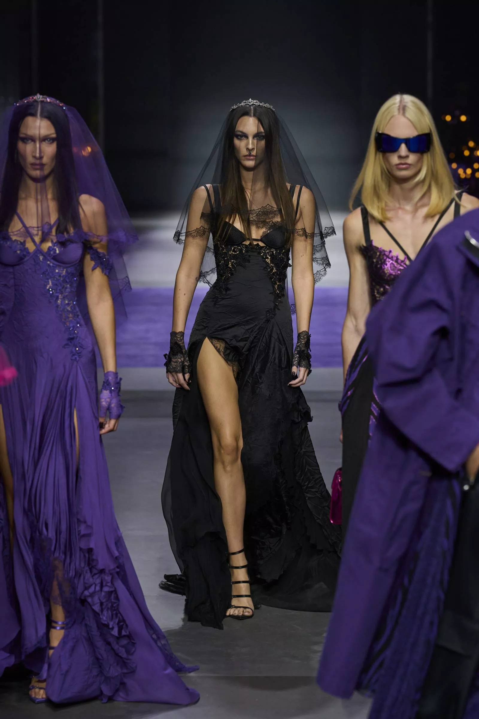 versace xuân hè 2023 ở Milan Fashion Week