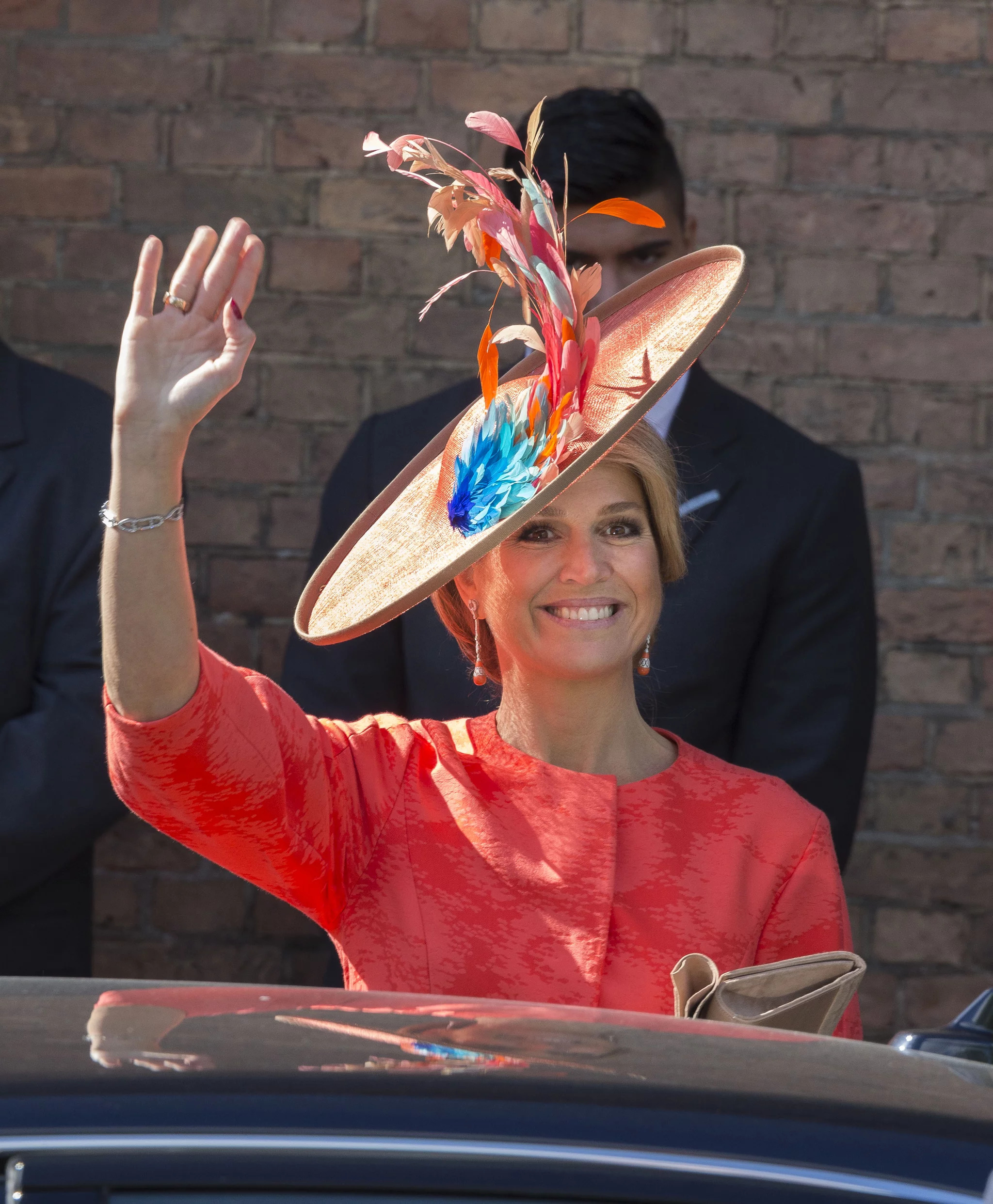 Vương hậu Hà Lan diện mũ rộng vành