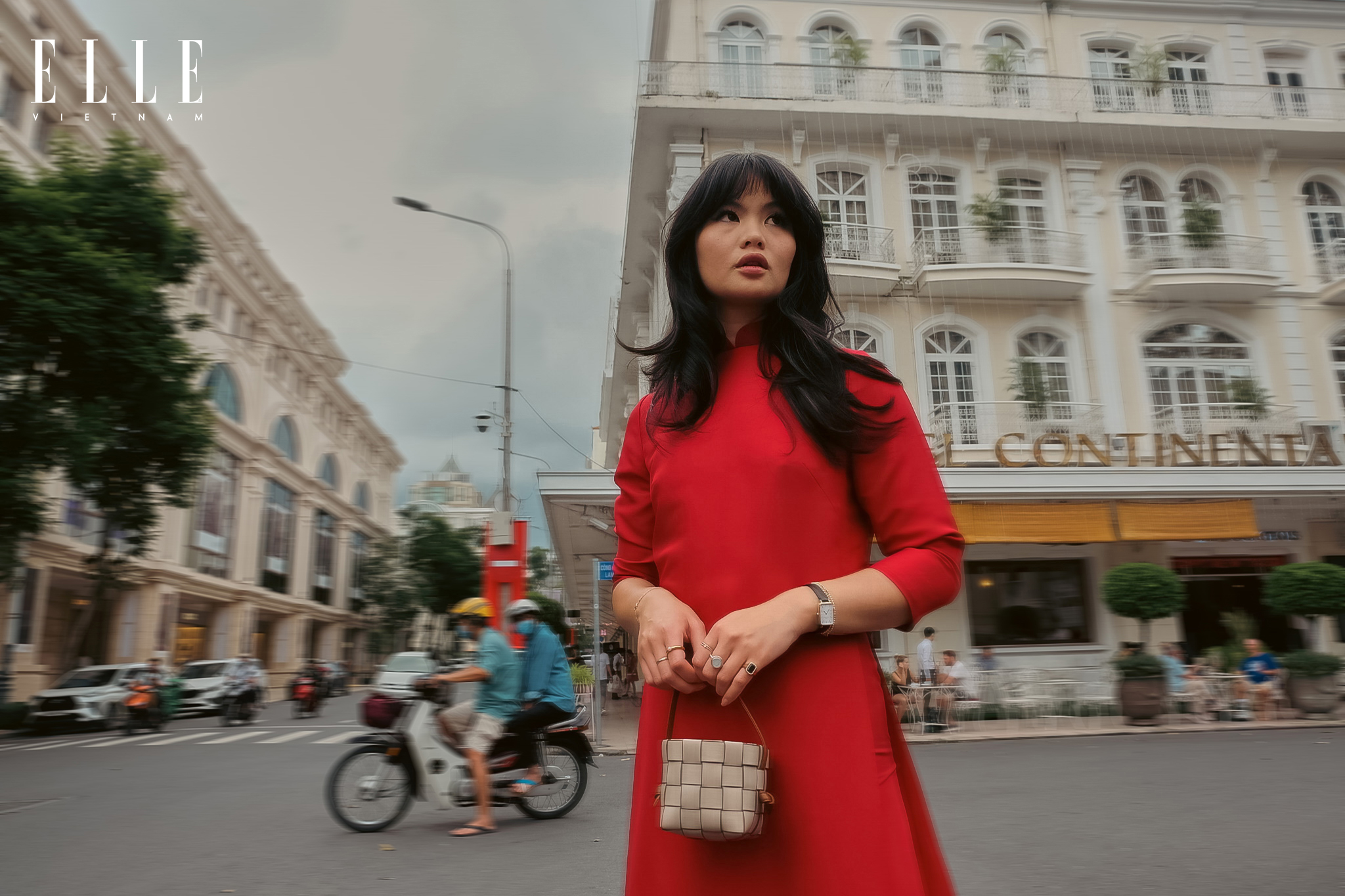 fashionista gốc Việt mặc áo dài