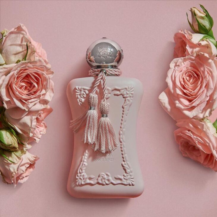 Nước hoa Parfums De Marly Delina nữ tính dành cho cô dâu yêu thích sự lãng mạn.