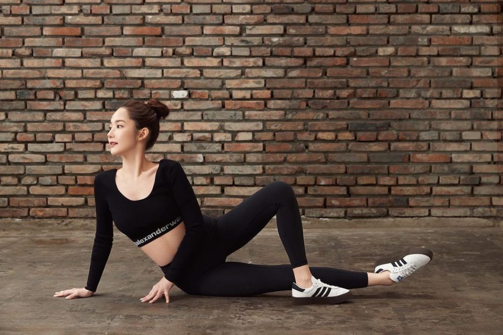 Park Min Young tập body balance