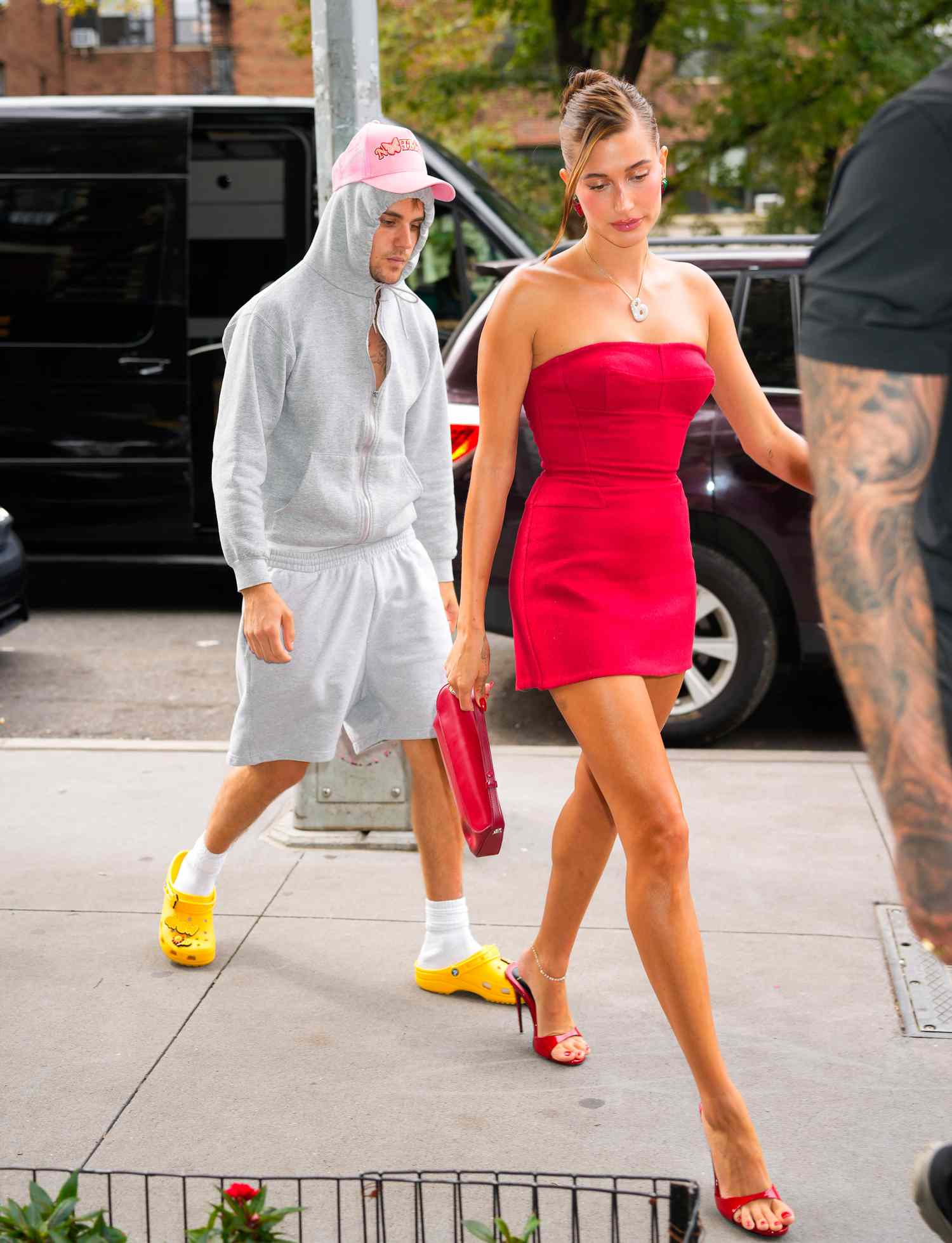 Hailey-and-Justin-Bieber-Lead-0bb4ec5cf2fa402faa02cc26e07a74dd | ELLE