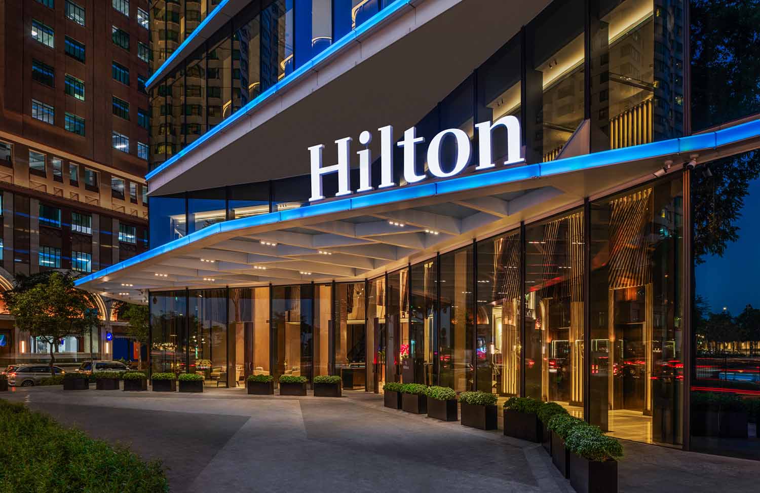 Natt Kiewchaum - giám đốc khối vận hành của khách sạn Hilton Saigon | ELLE