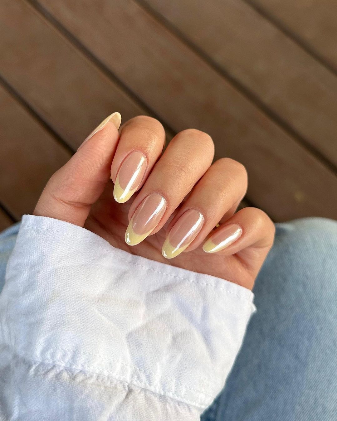 Móng French tips phủ chrome