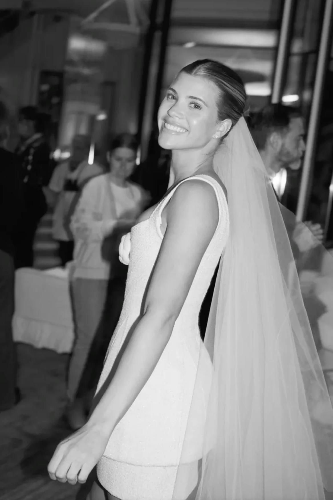 after party wedding Sofia Richie váy dự tiệc