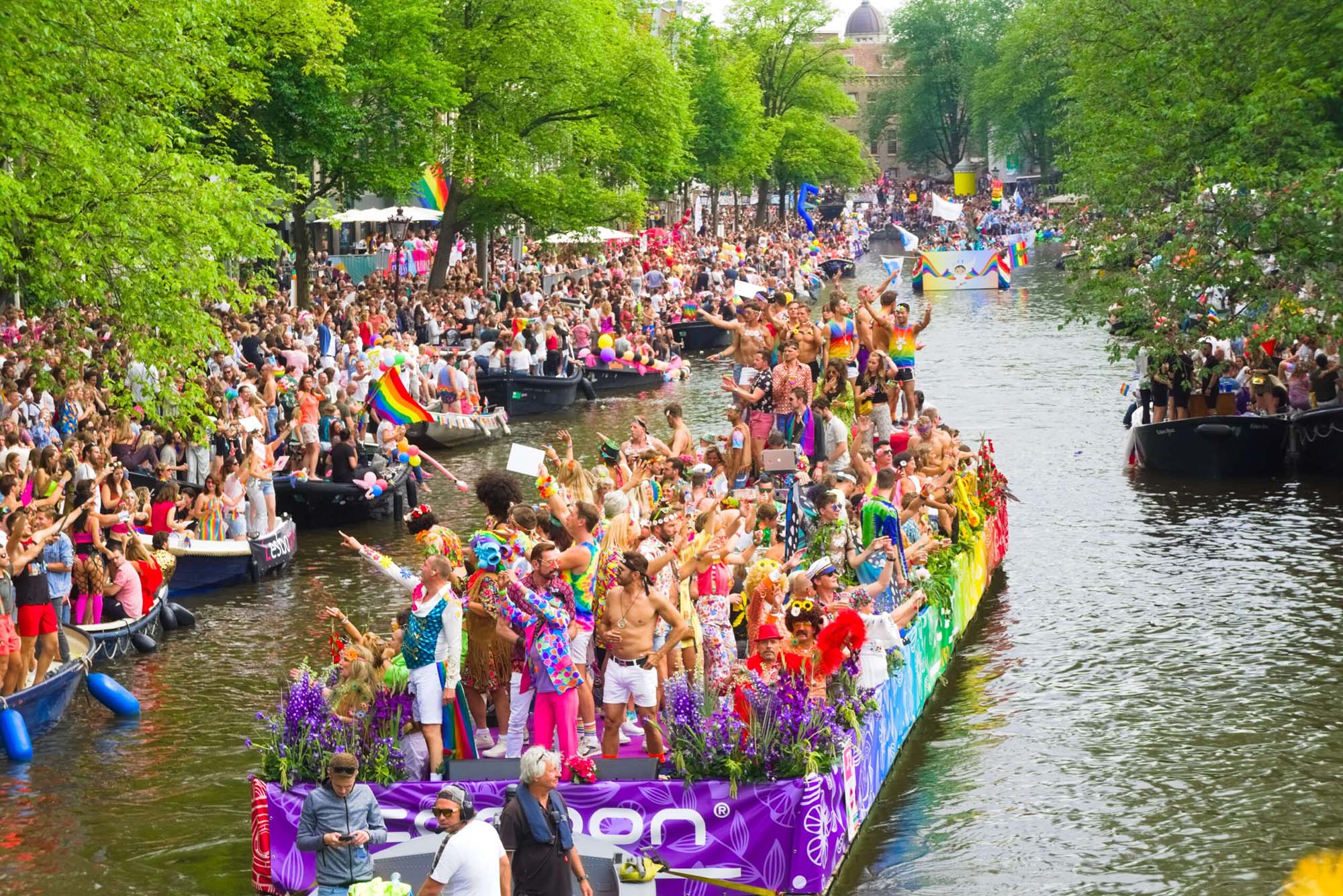 Tháng Tự hào đi du lịch tại Amsterdam LGBTQ+