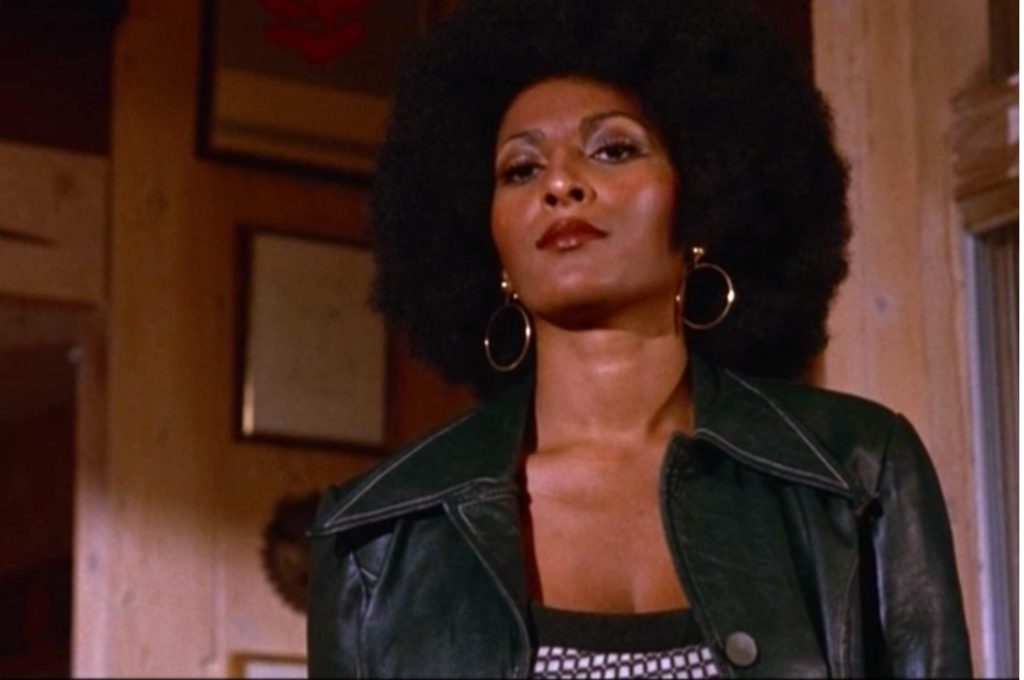 Pam Grier kieu toc xoan