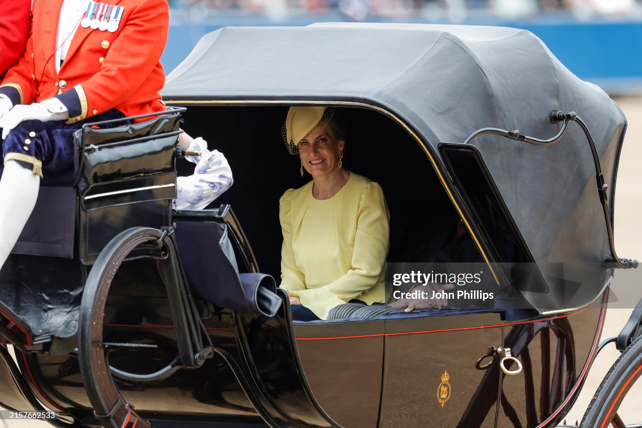 trooping-of-the-colors-2024-sophie-edinburgh-co-su-xuat-hien-cua-kate-middleton