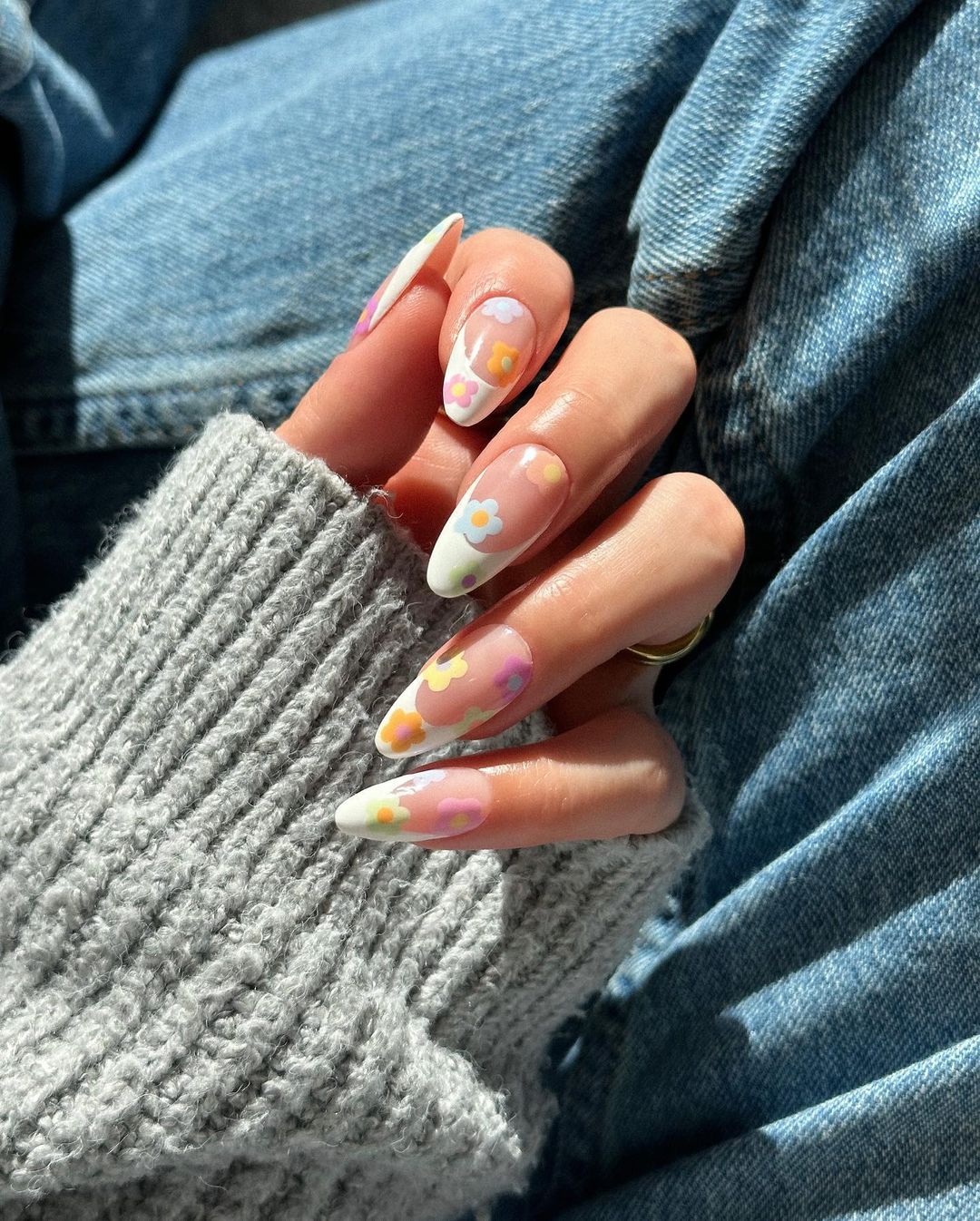 nail đẹp với họa tiết hoa nhiều màu sắc