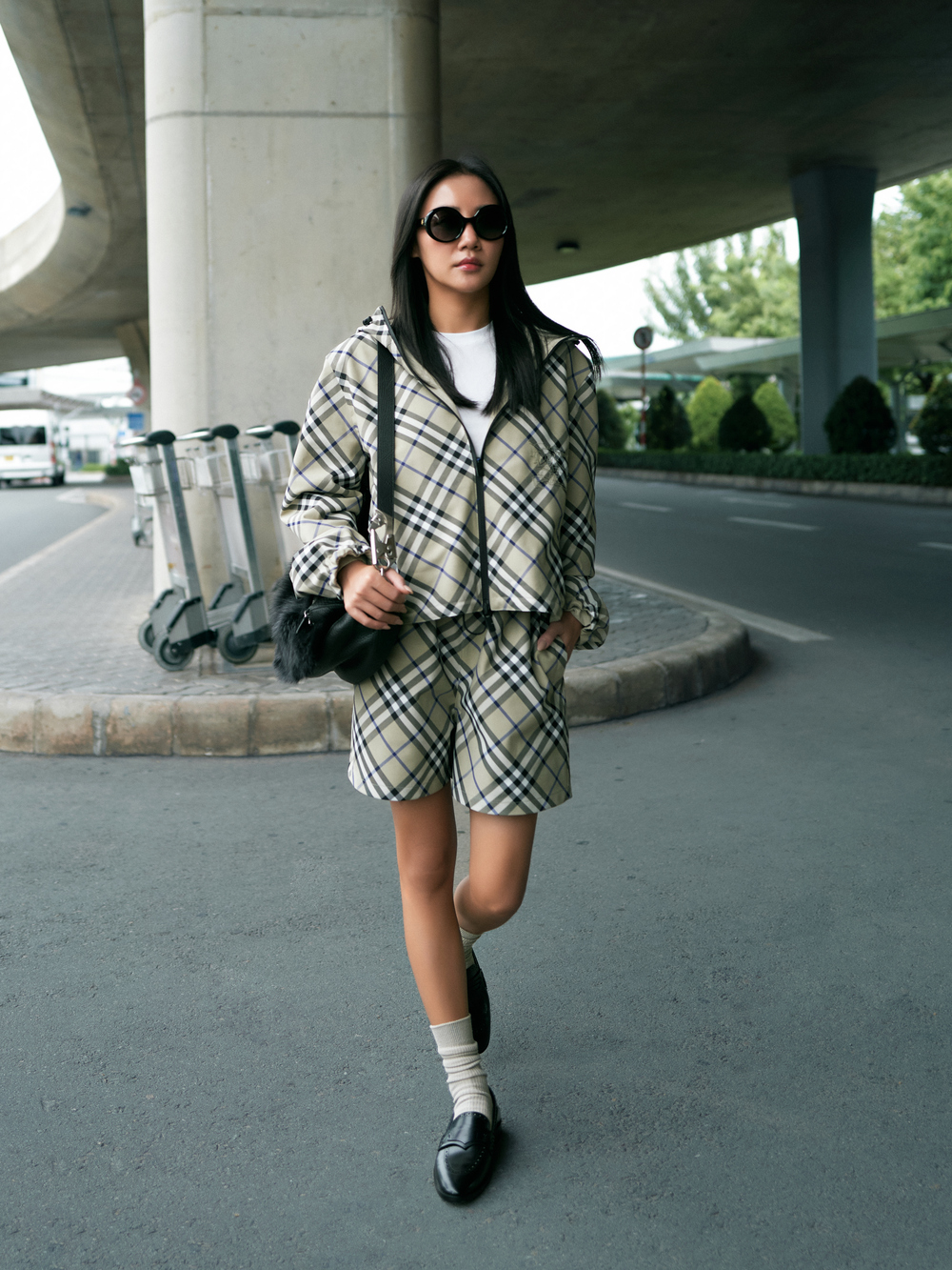 văn mai hương burberry