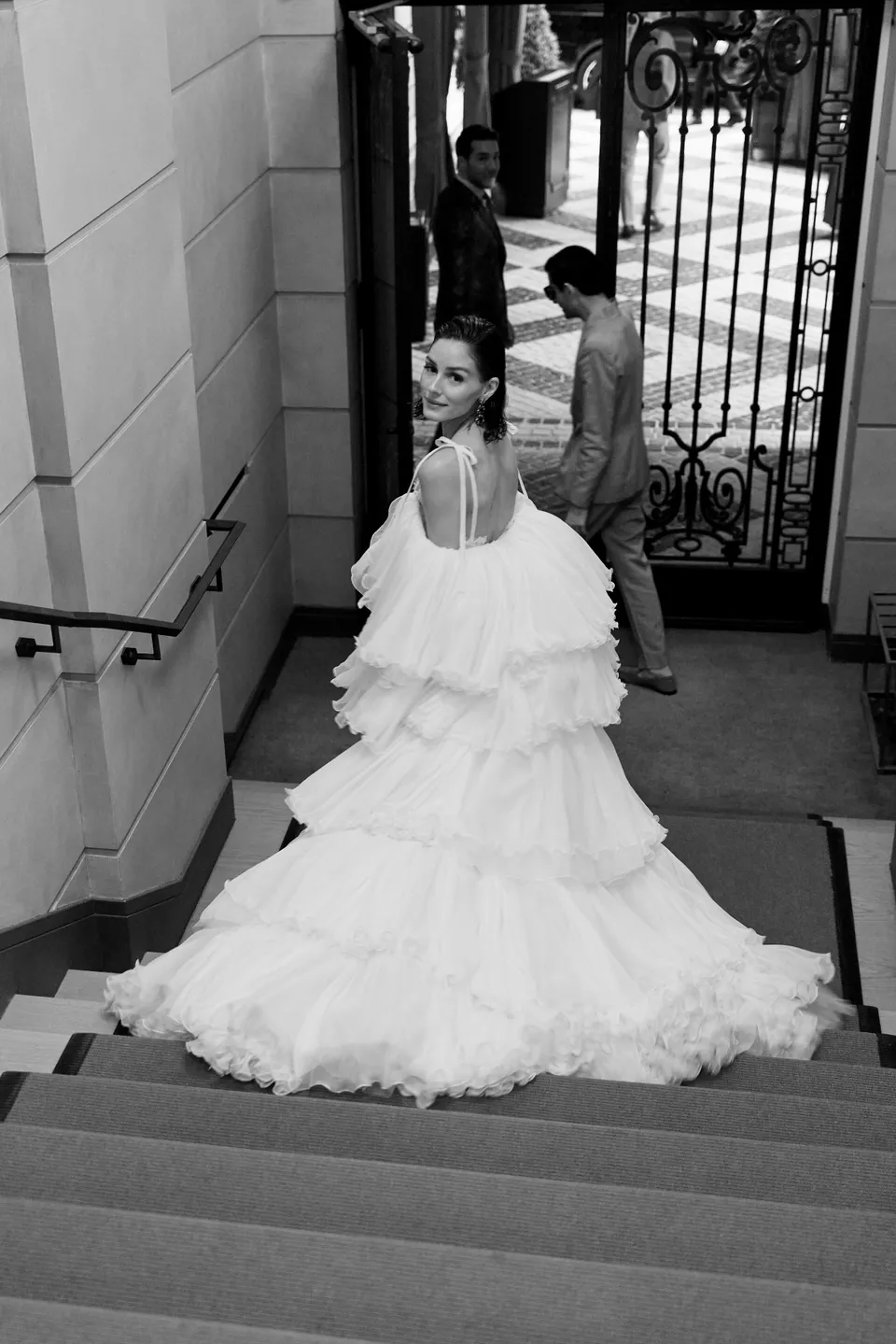 Chiếc váy Haute Couture thứ ba của Giambattista Valli ảnh trắng đen