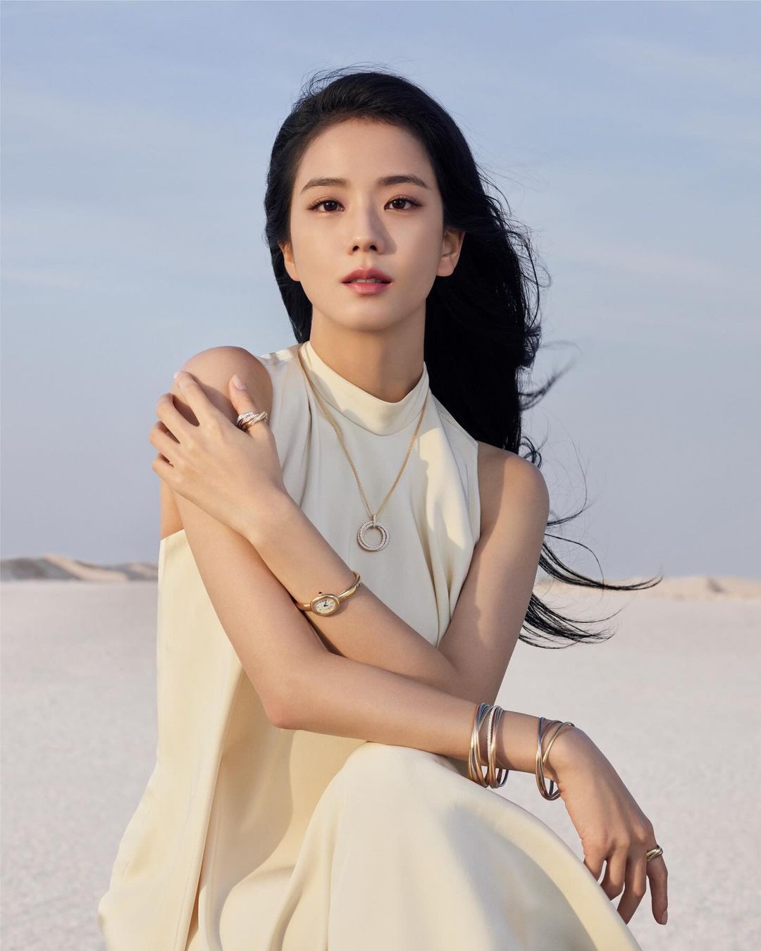 jisoo vòng cổ Cartier Trinity blackpink