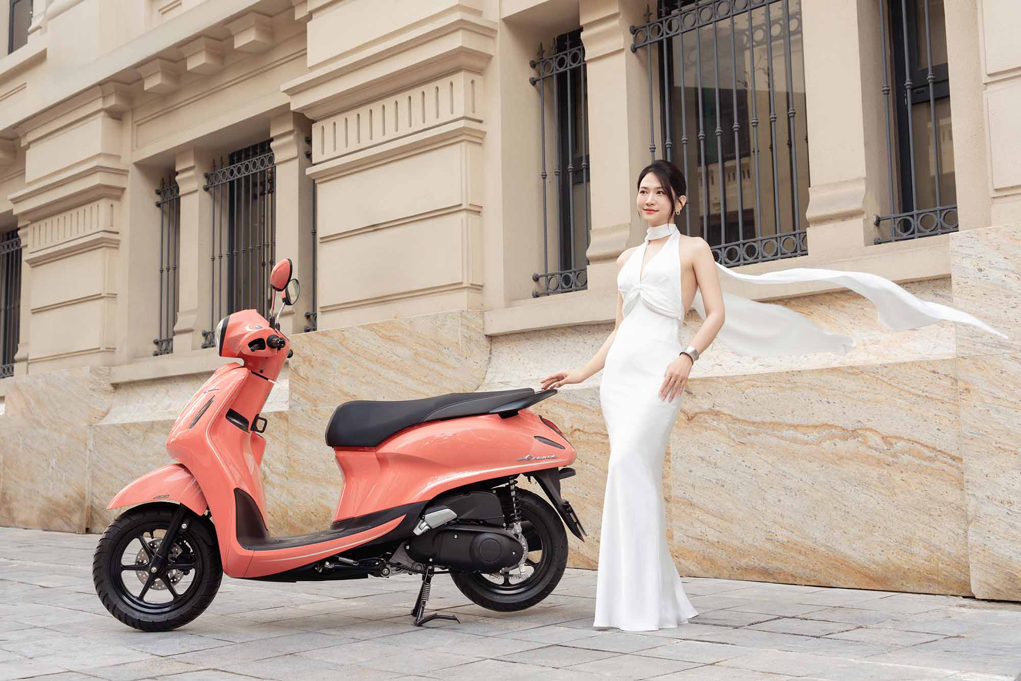 lê bống xe yamaha đỏ