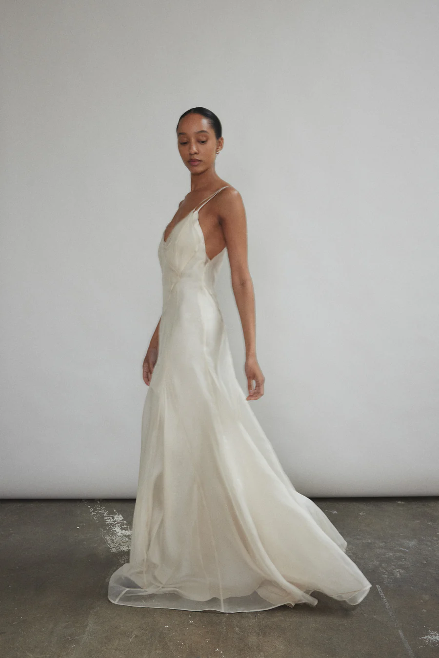 váy cưới organza maxi