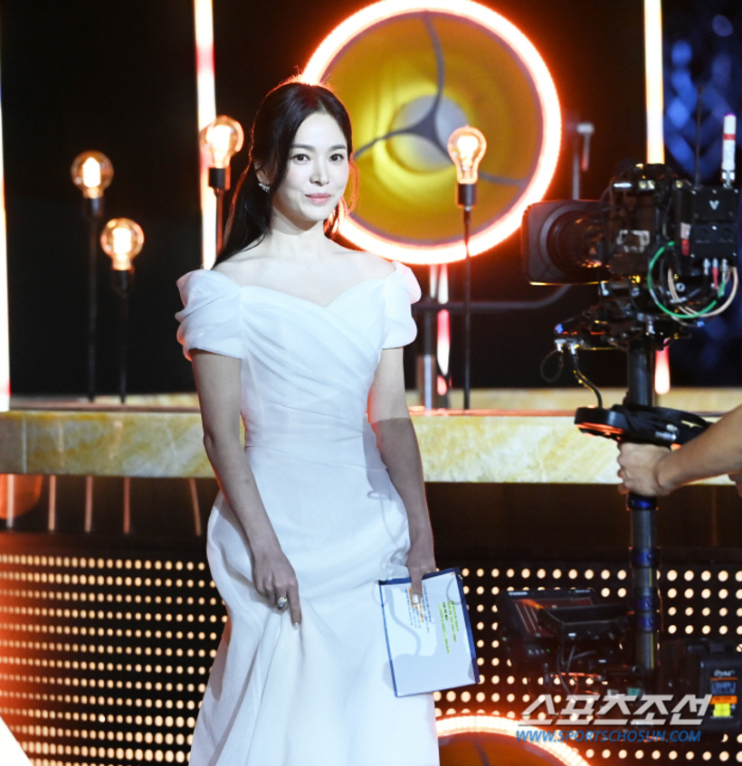 song-hye-kyo-blue-dragon-2024