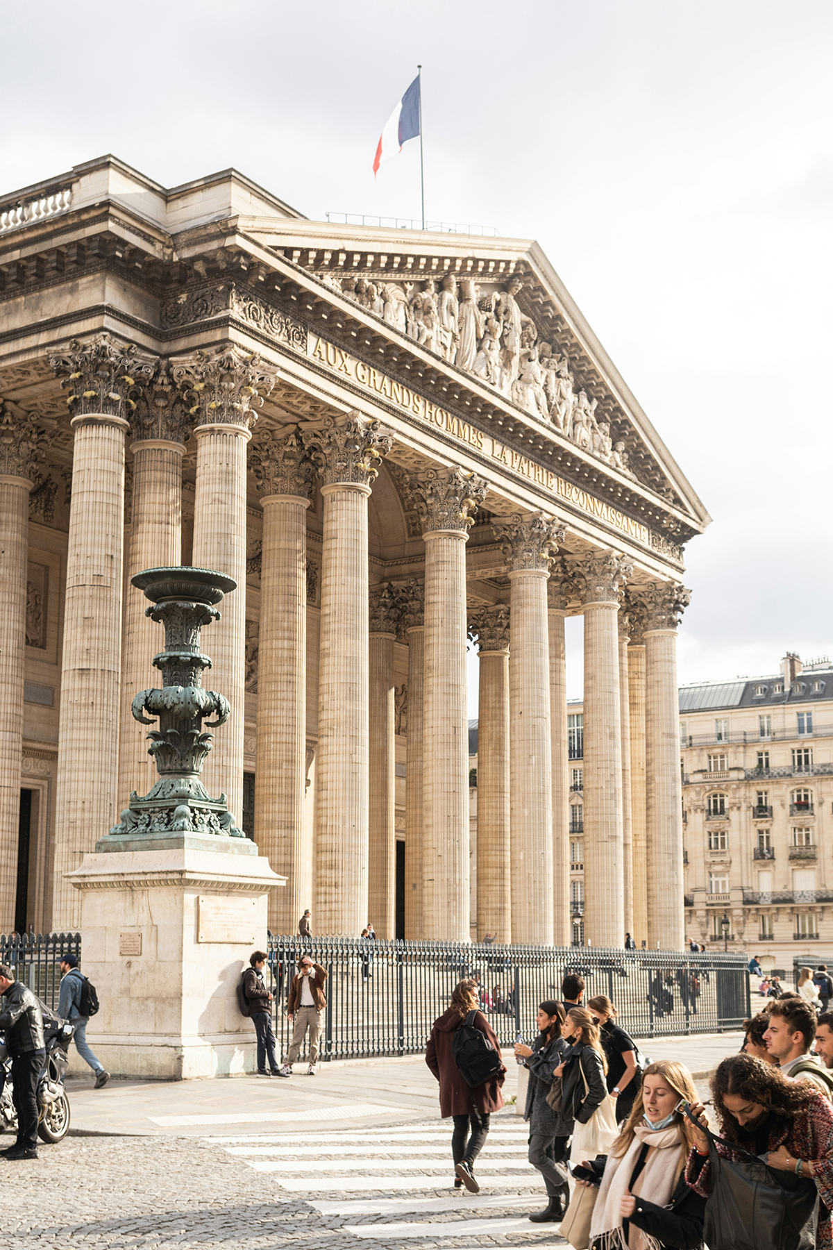 điện pantheon cổ kính