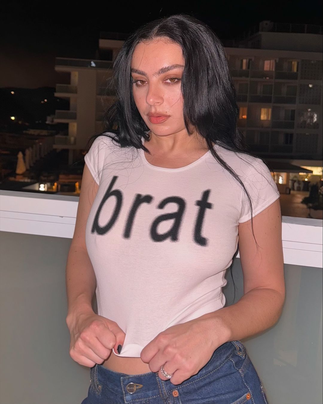 charli_xcx merch áo thun brat