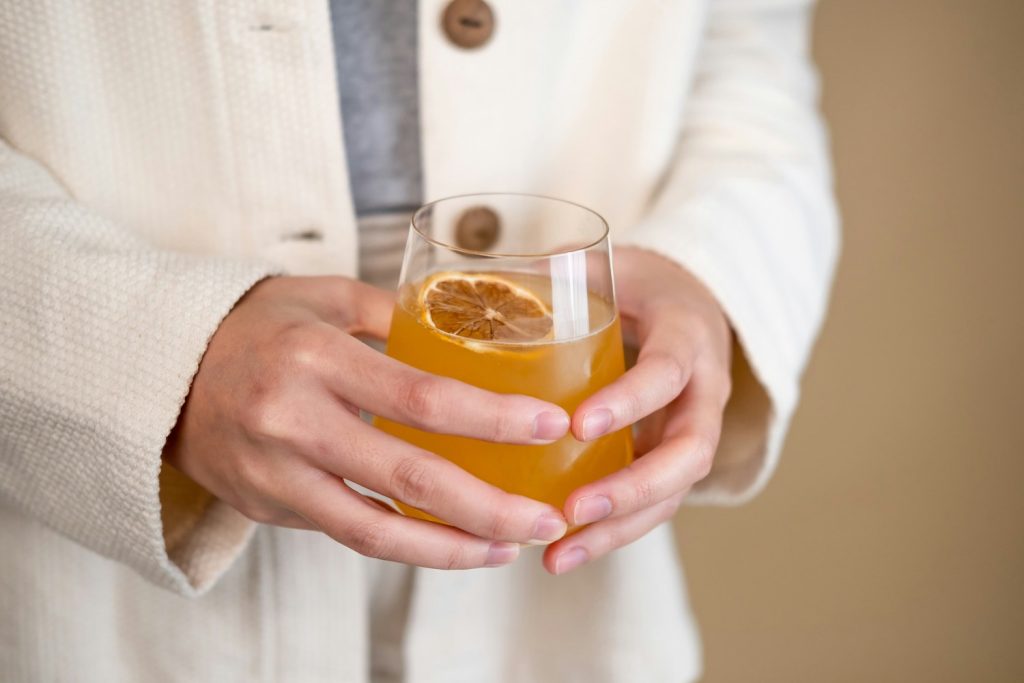 Tay cầm ly nước kombucha