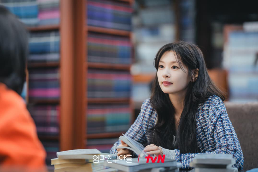 Jung So-min trong "Love Next Door" diện áo khoác dạ