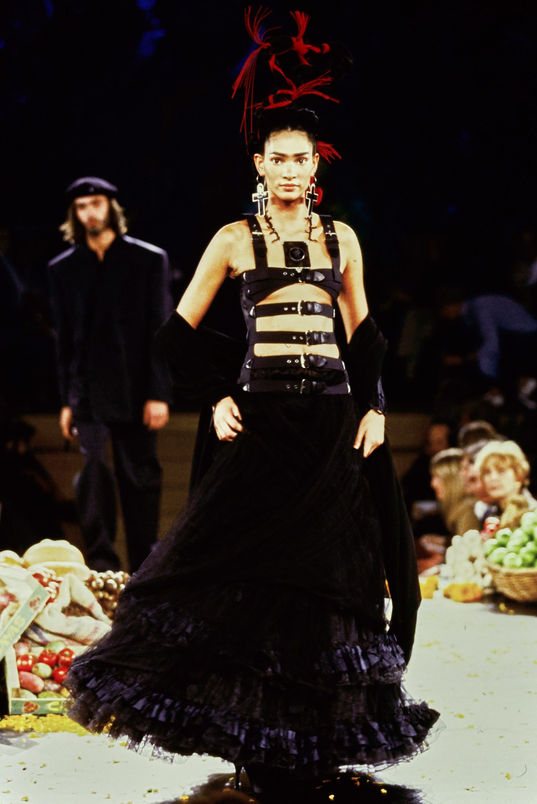 @Jean Paul Gaultier thời trang goth