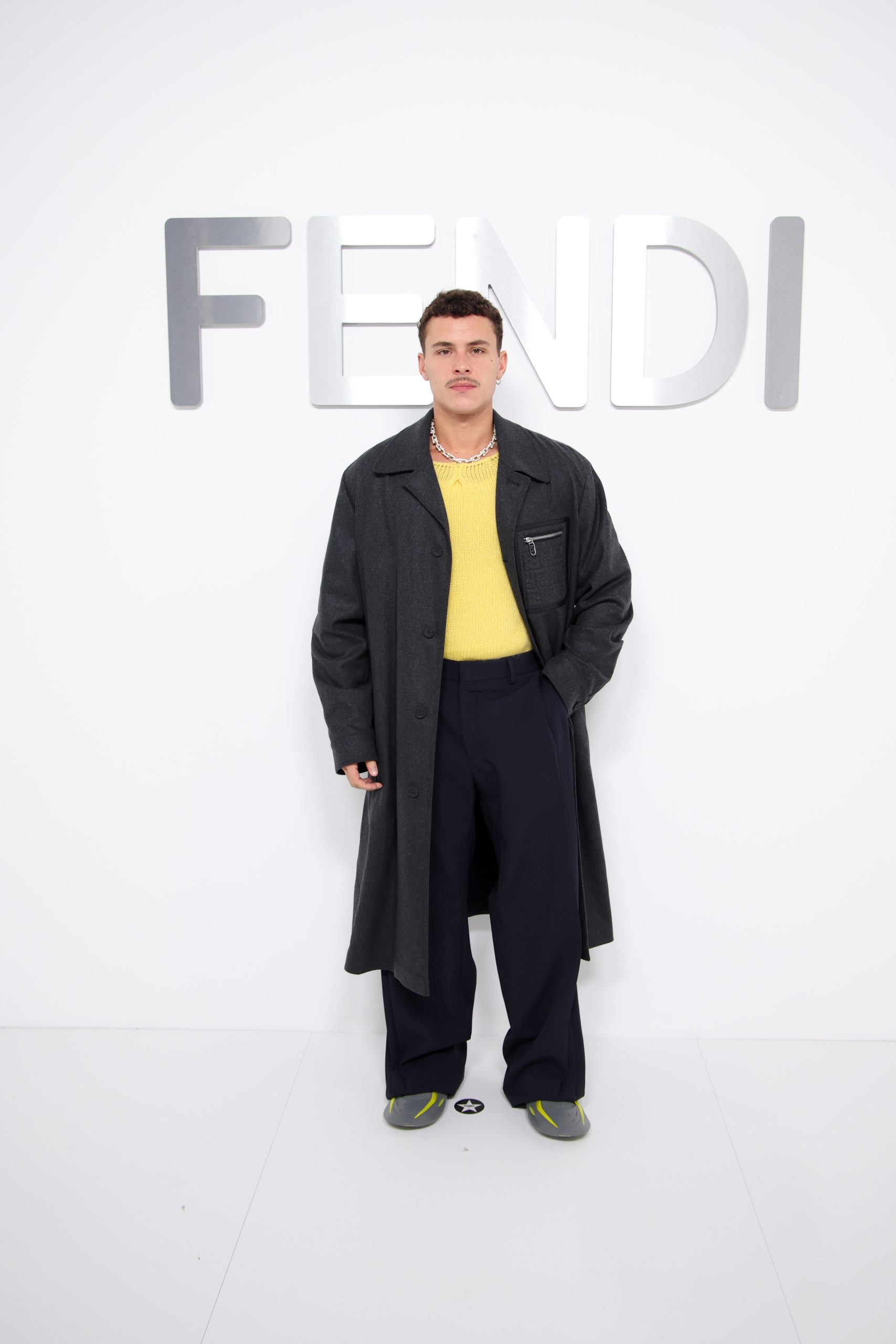 Aron piper tại show fendi