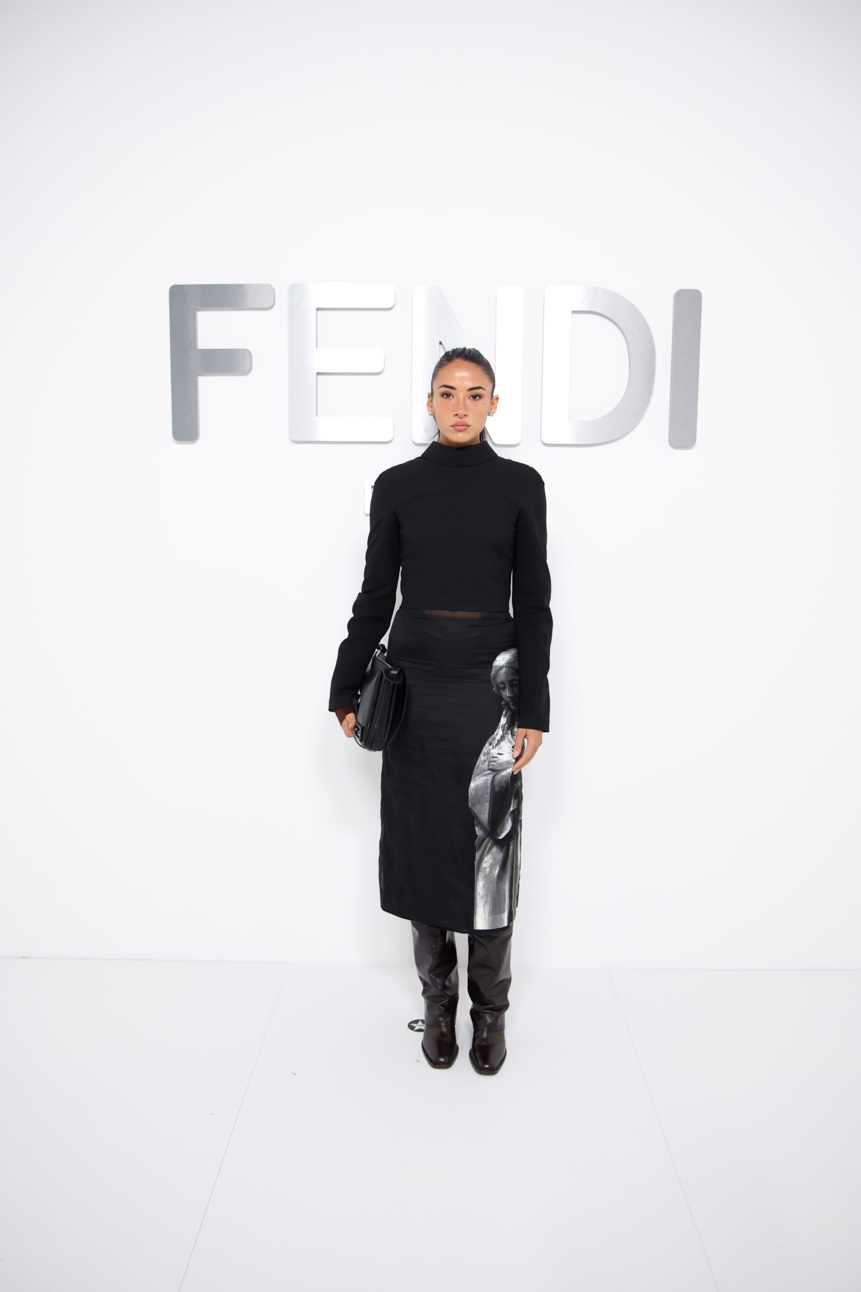 Cora Corre tham dự show fendi