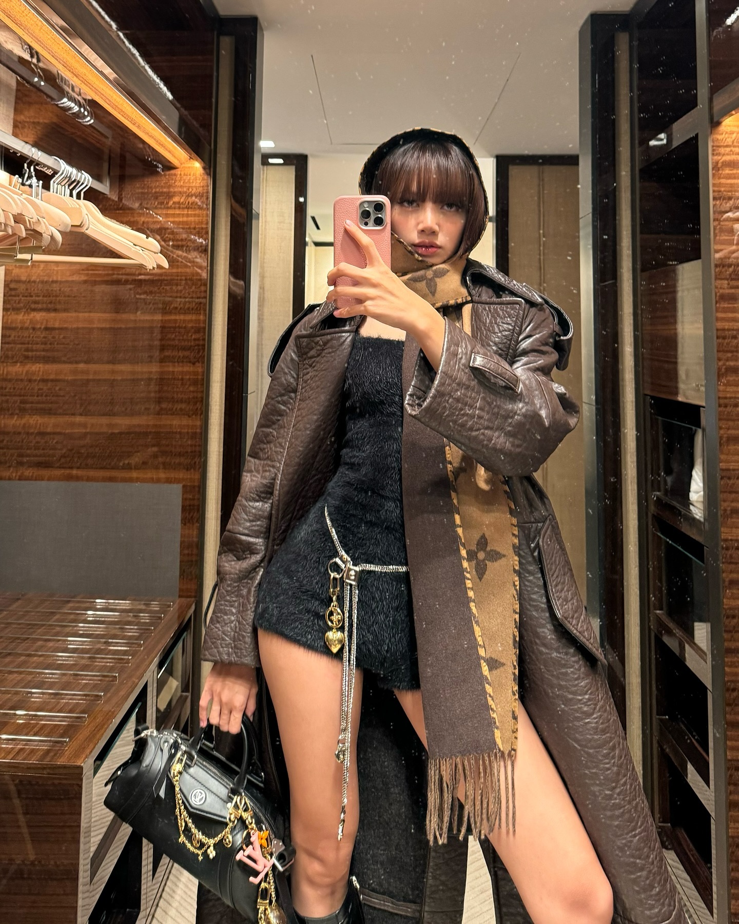 @lalalalisa_m trench coat nâu da