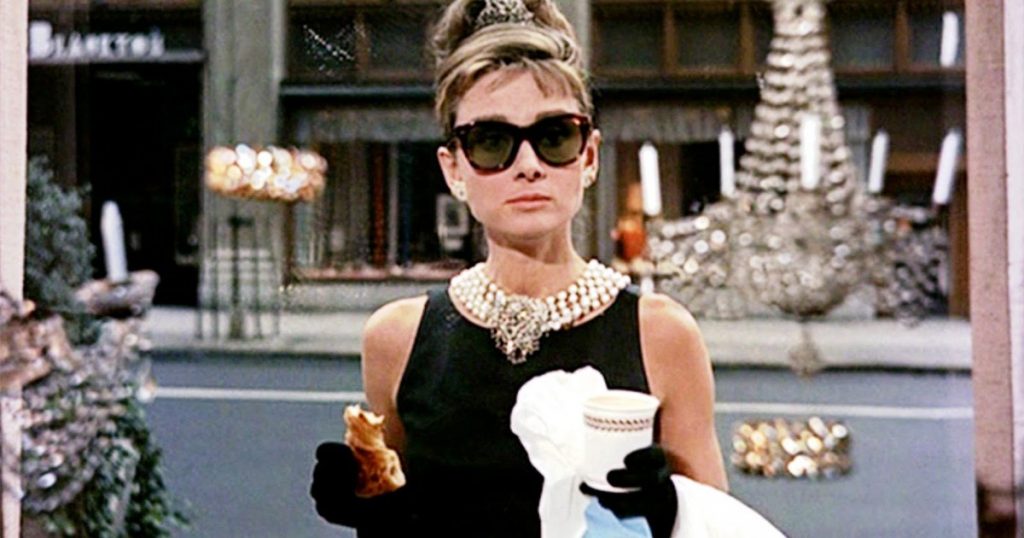 Breakfast at Tiffany's bản phối đen halloween