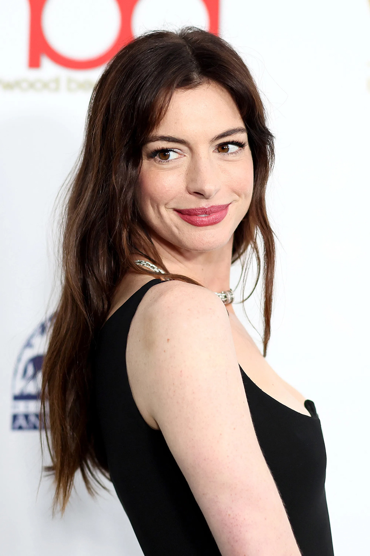 anne hathaway lời khuyên ưu tiên bản thân