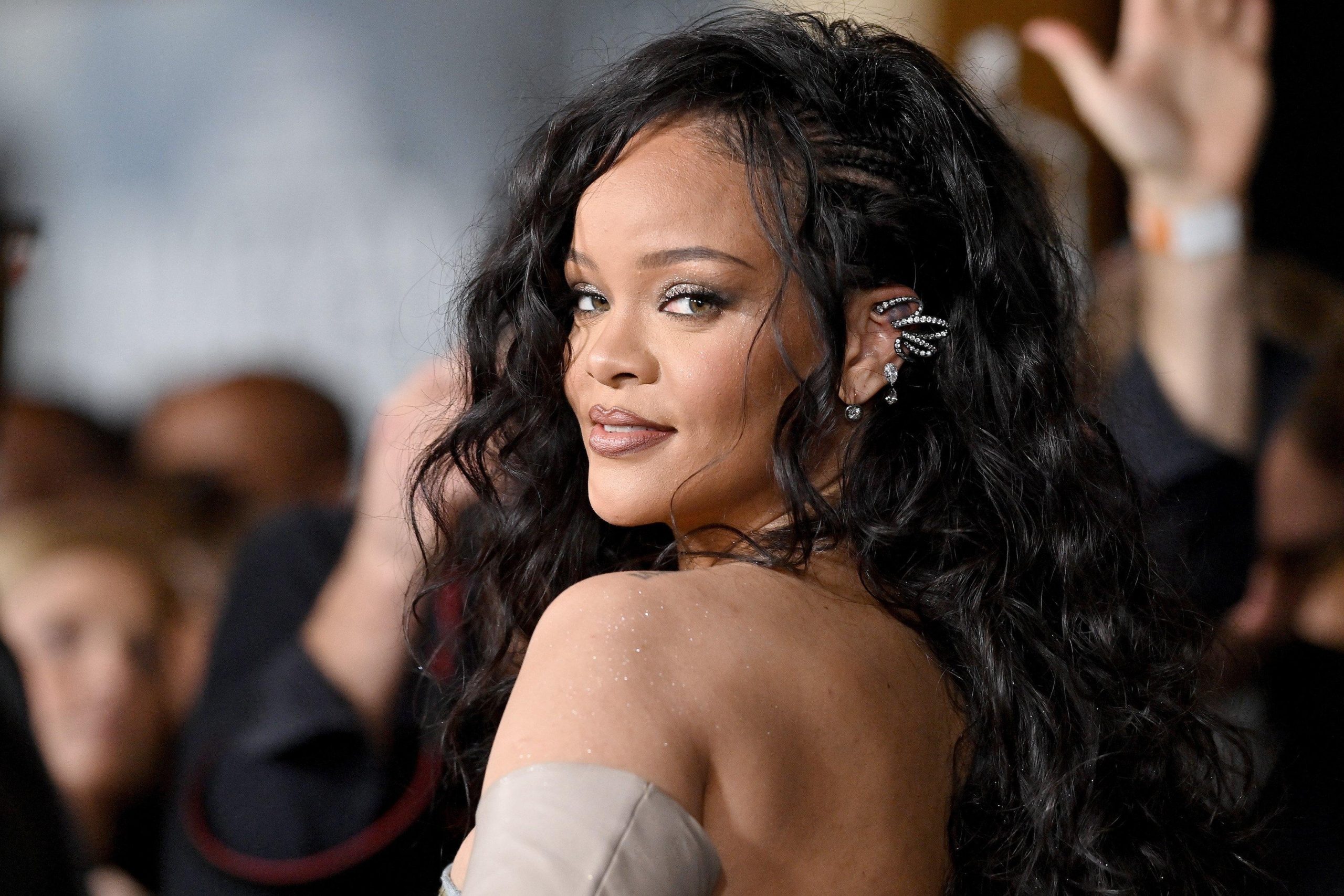 rihanna lời khuyên yêu chính mình