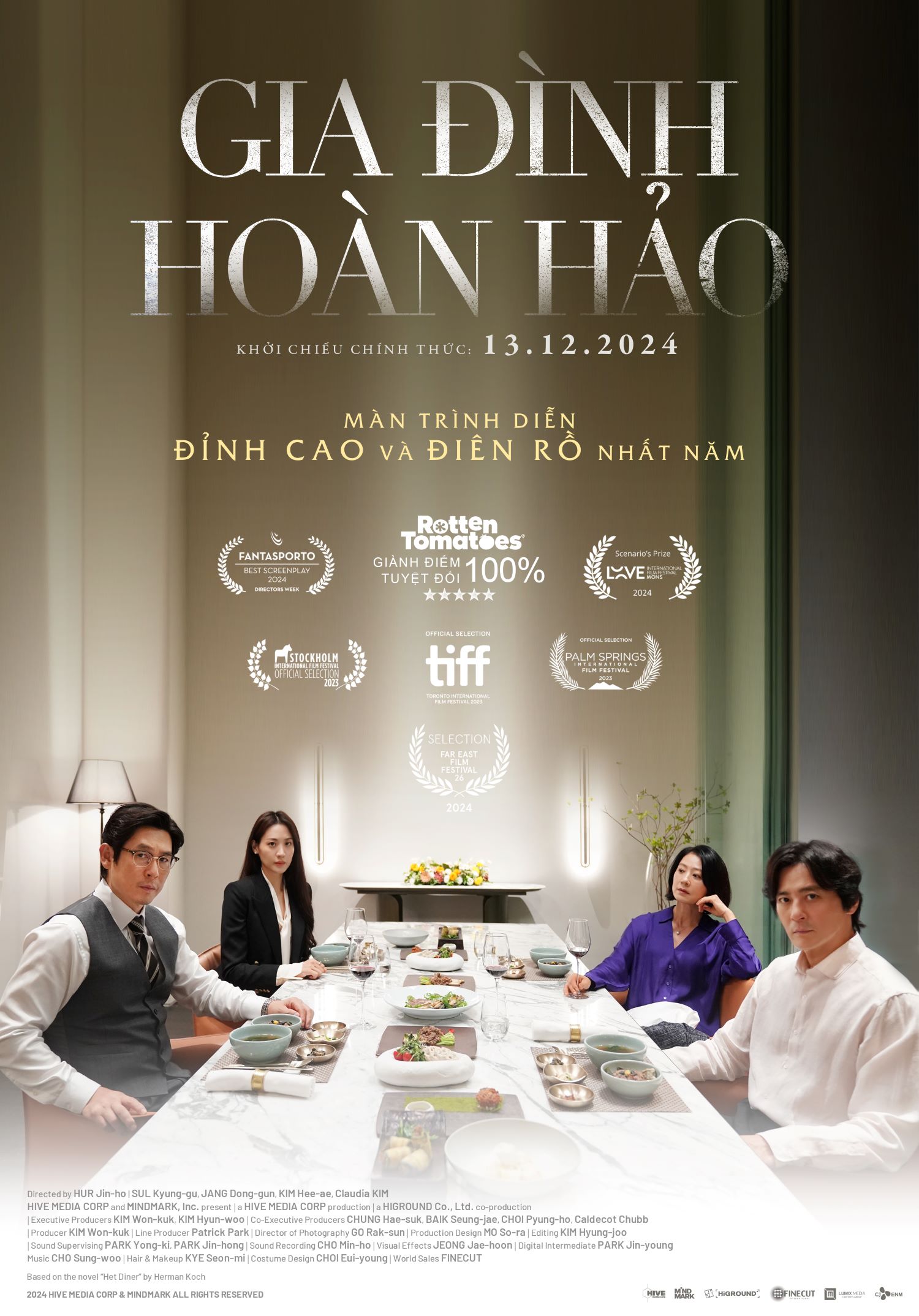 Teaser poster phim Gia Đình Hoàn Hảo 